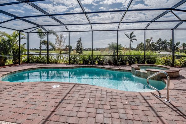 Pool Enclosure Cleaning in Mission Viejo