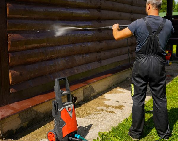 Log Home Pressure Washing in Mission Viejo