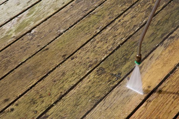 Deck Mold Removal in Mission Viejo
